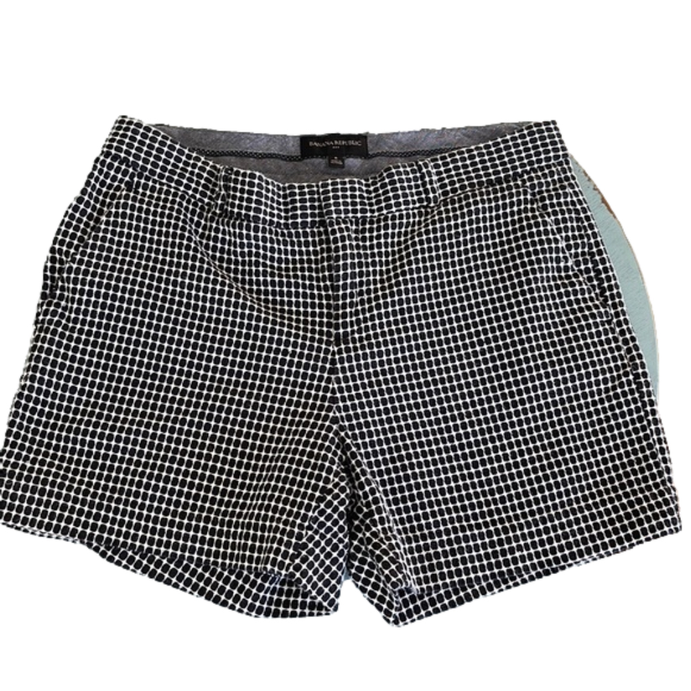 Banana Republic black and white geometric shorts / size 6